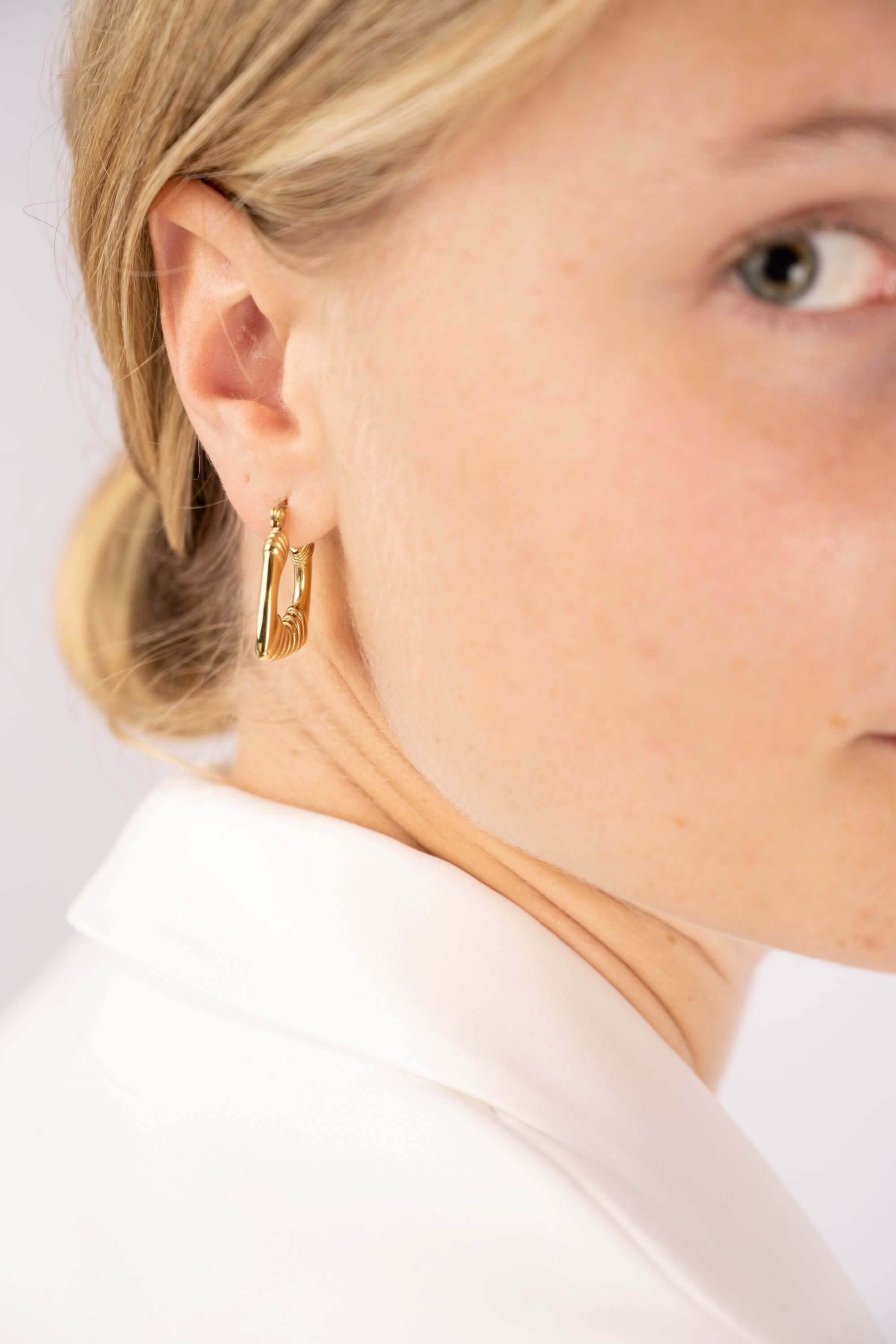 Rhombus Hoops | Goldene Wasserfest Ohrringe